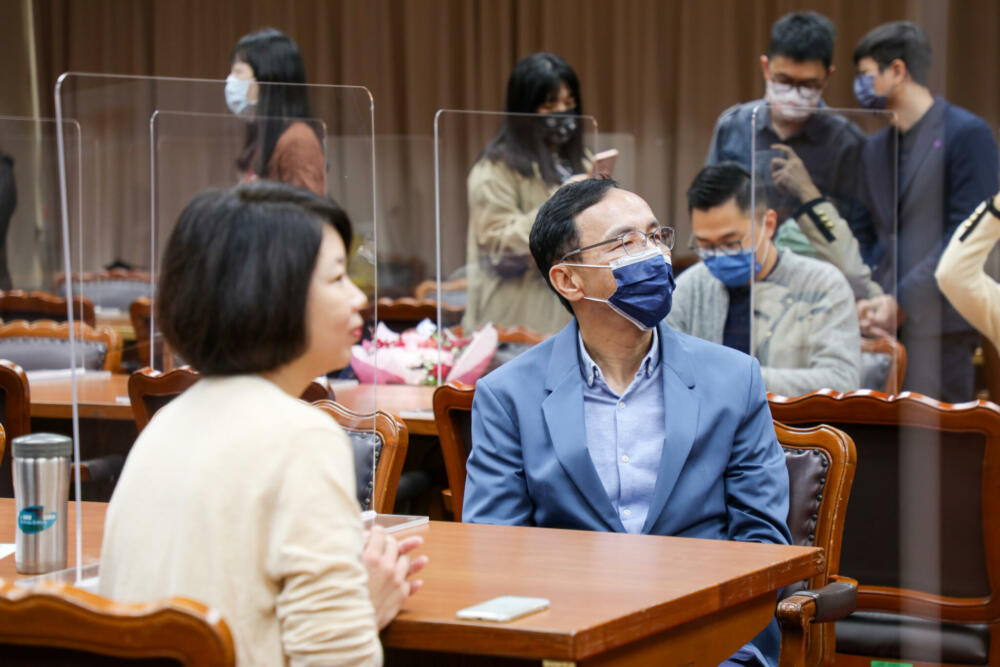 親征高雄市?朱立倫斥空穴來風 自曝與韓國瑜見面「談很多」 99 S 53192077 e1640318872405
