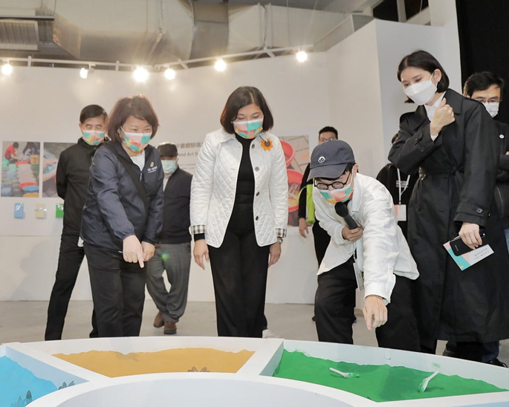 雲林縣長張麗善參觀2021台灣設計展 黃敏惠市長熱情招待