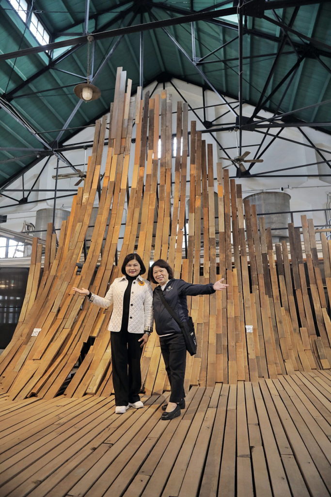 雲林縣長張麗善參觀2021台灣設計展 黃敏惠市長熱情招待
