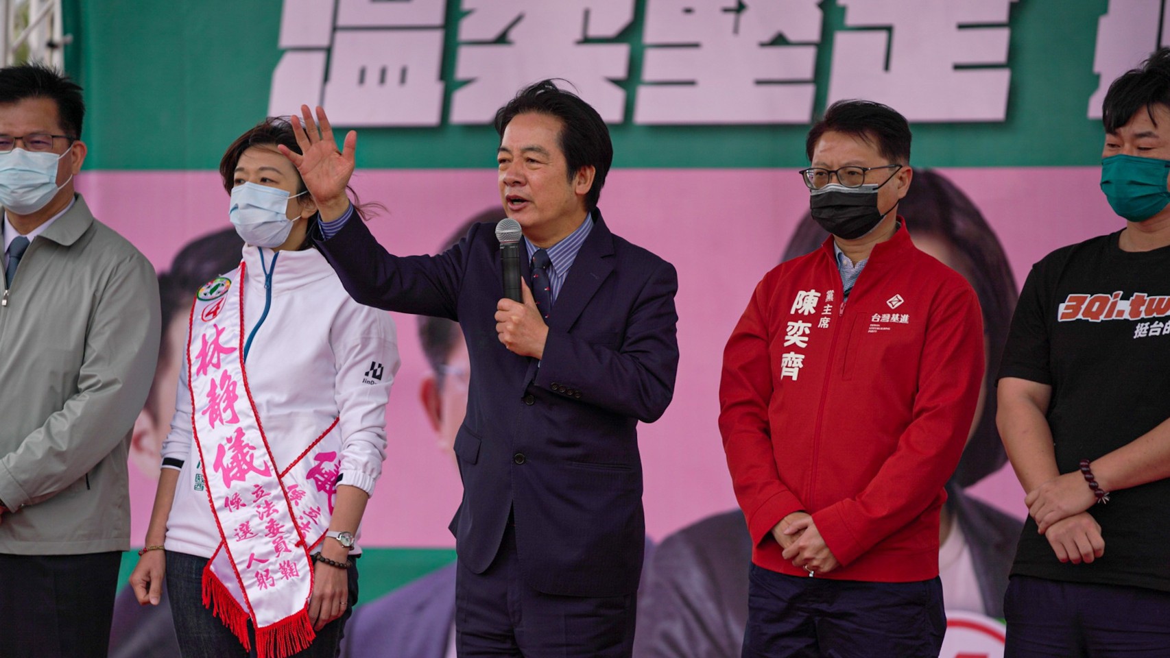 林佳龍爆料顏寬恒違建 從胡志強執政開始蓋!到盧秀燕長高變胖 79 林佳龍爆顏寬恒違建 從胡志強執政開始蓋!到盧秀燕增高長胖