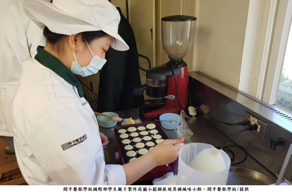 可能是 1 人和室內的圖像