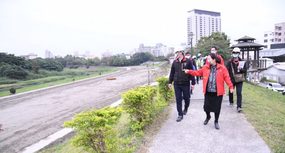 美崙溪周邊環境暨兩鐵自行車步道修繕即將完工 徐榛蔚前往視察 並精進改善 讓民眾有感