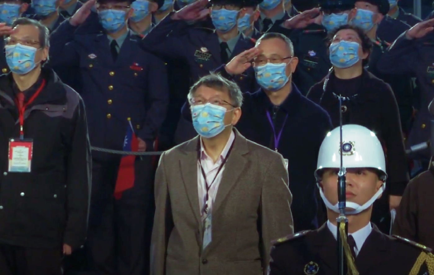 【有影】2022元旦/柯文哲嘆錢難賺!跨年升旗又健走 好在當過外科醫師 82 2022元旦 柯文哲嘆錢難賺!跨年升旗又健走 好在當過外科醫師