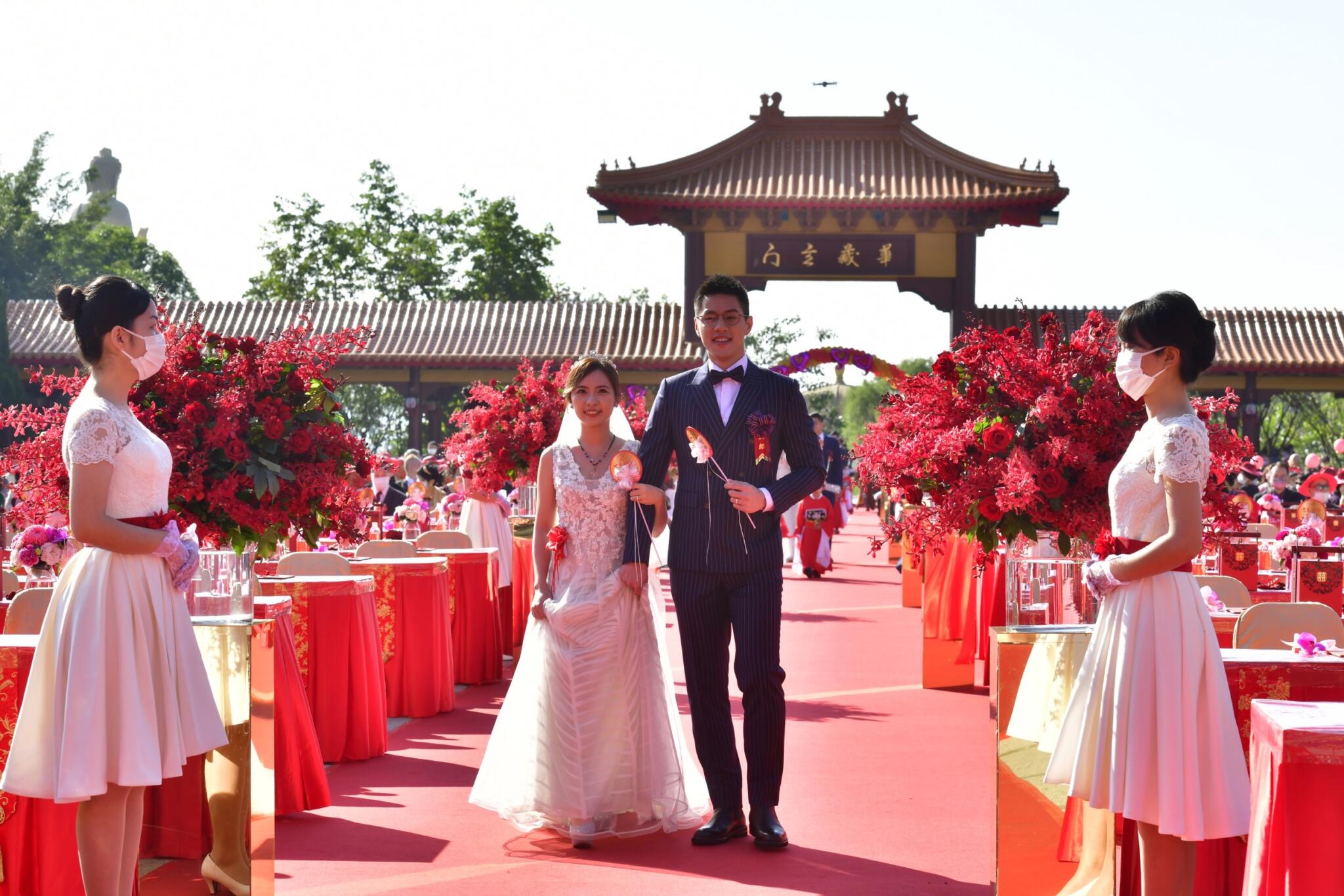 元旦婚禮!近40對新人佛光山完婚 佛祖前牽阮的手 送一份愛的禮物 65 9B8B6D38 D376 4214 941B 63DDC6B5C472