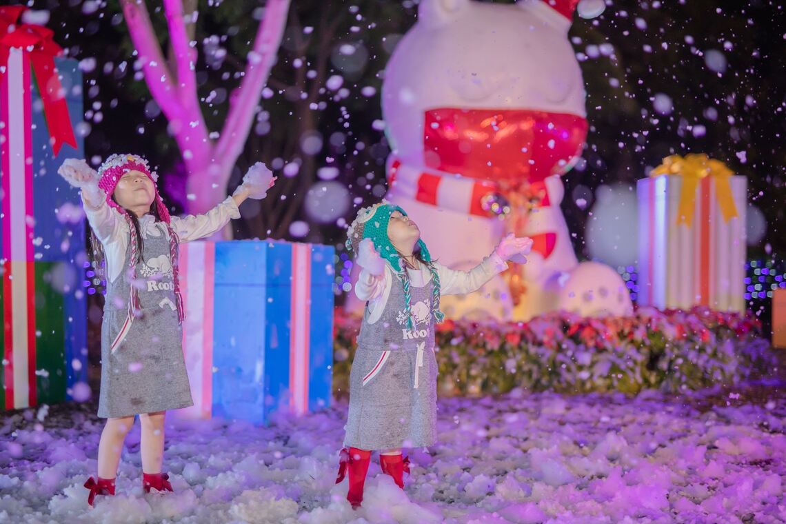 元旦假期迎來滿滿人潮 文化路美食排滿隊光織影舞追雪大人小孩樂翻