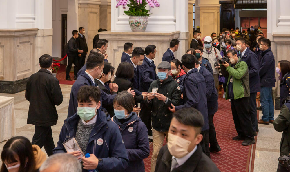 總統元旦談話/黃智賢翻譯:你乖乖讓我打劫 不就和平了嗎? 82 51790206267 1c7dad99c5 k 1 e1641099936973