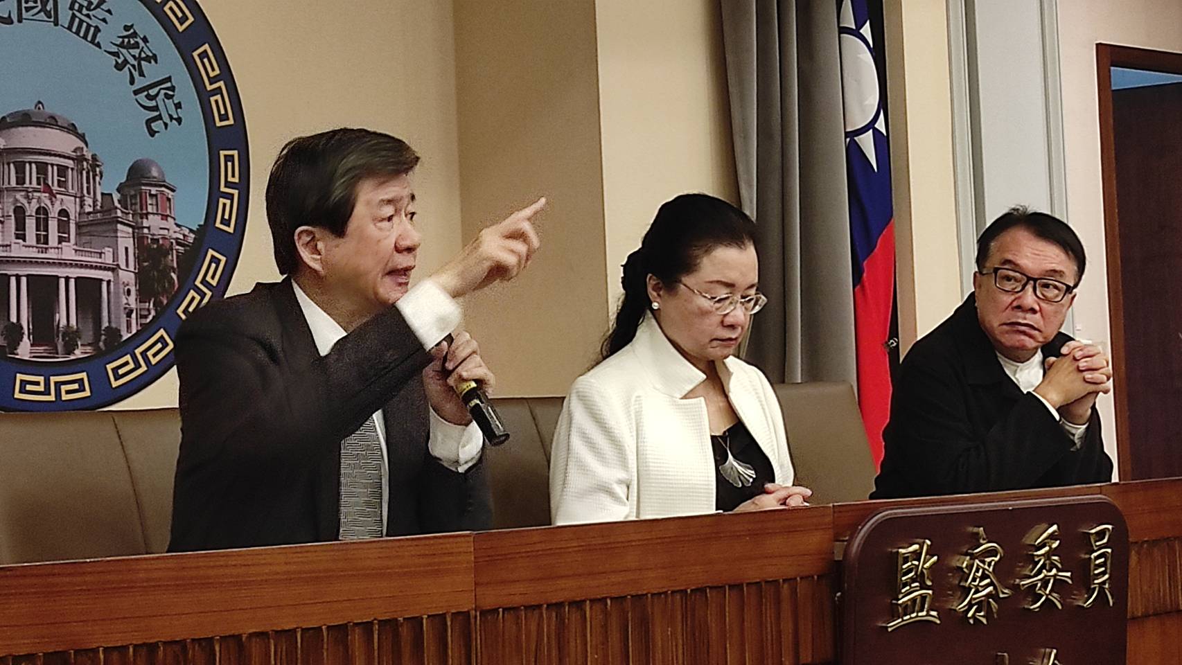 水源地年租3萬元賤租開礦、停工18年未廢照 監院糾正礦務局 86 1191645