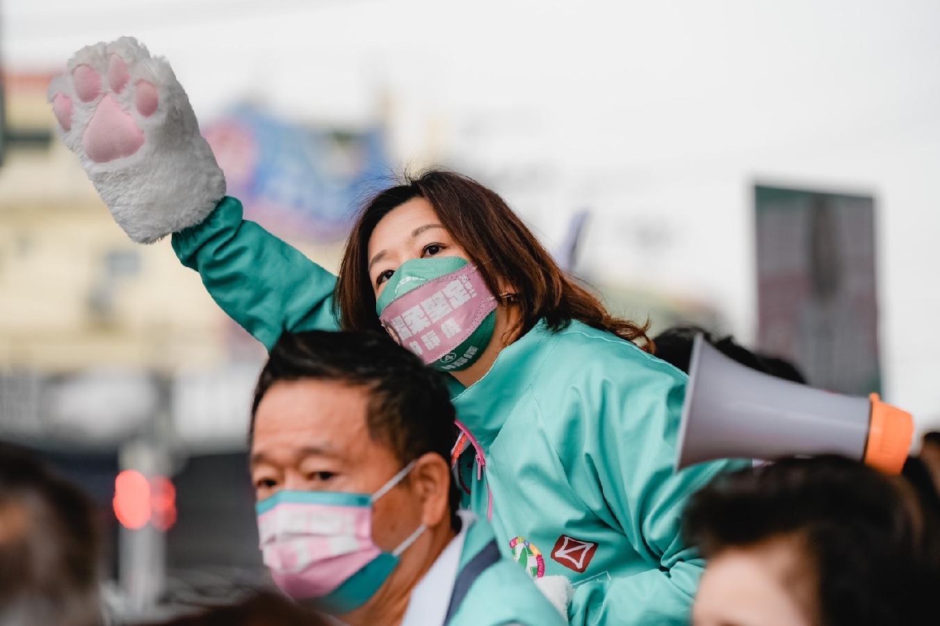 癱瘓台中立委補選返鄉列車?民進黨嚴厲譴責 要國民黨道歉 71 癱瘓台中立委補選返鄉列車?民進黨要國民黨道歉