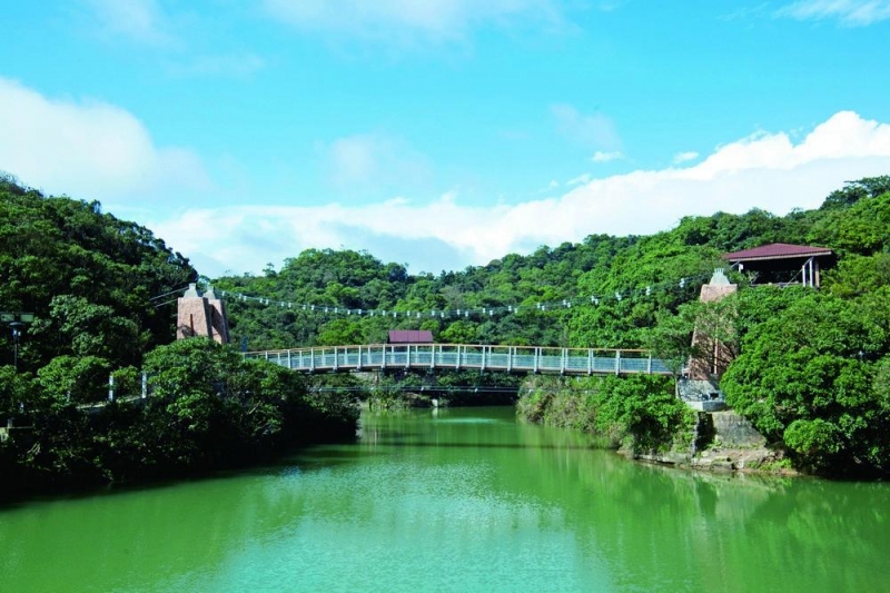 情人湖公園環山步道鋪面拉毛改善 抗濕防滑更安全