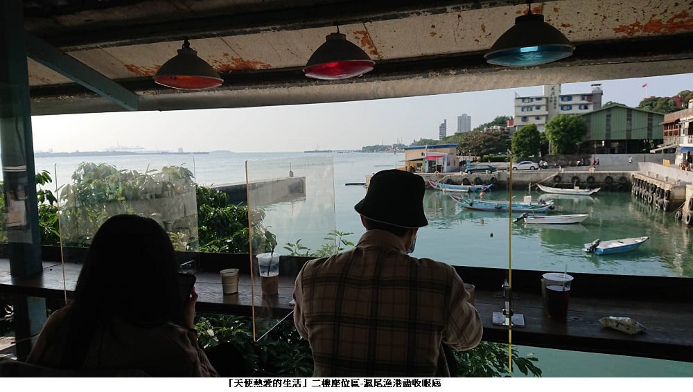 可能是 2 個人和文字的圖像