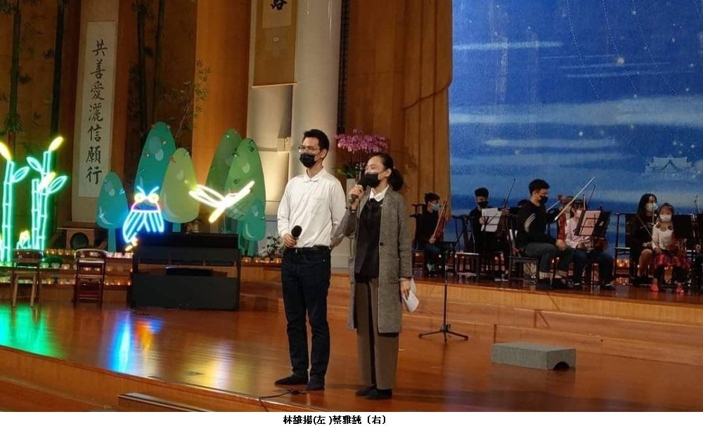 可能是 8 個人、大家站著和室內的圖像