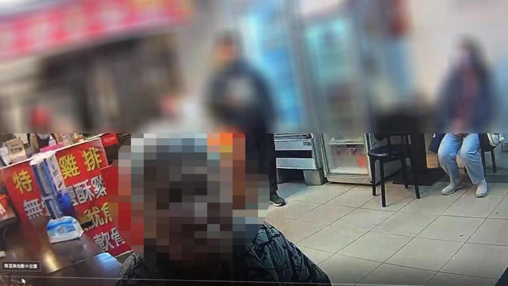 員警現場詢問婦人狀況