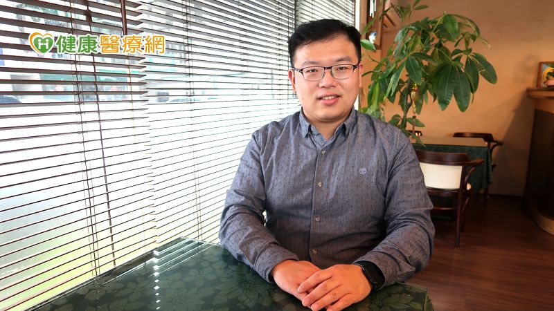 九旬翁髖部骨折 髓內釘搭配骨水泥治療6天出院可行走