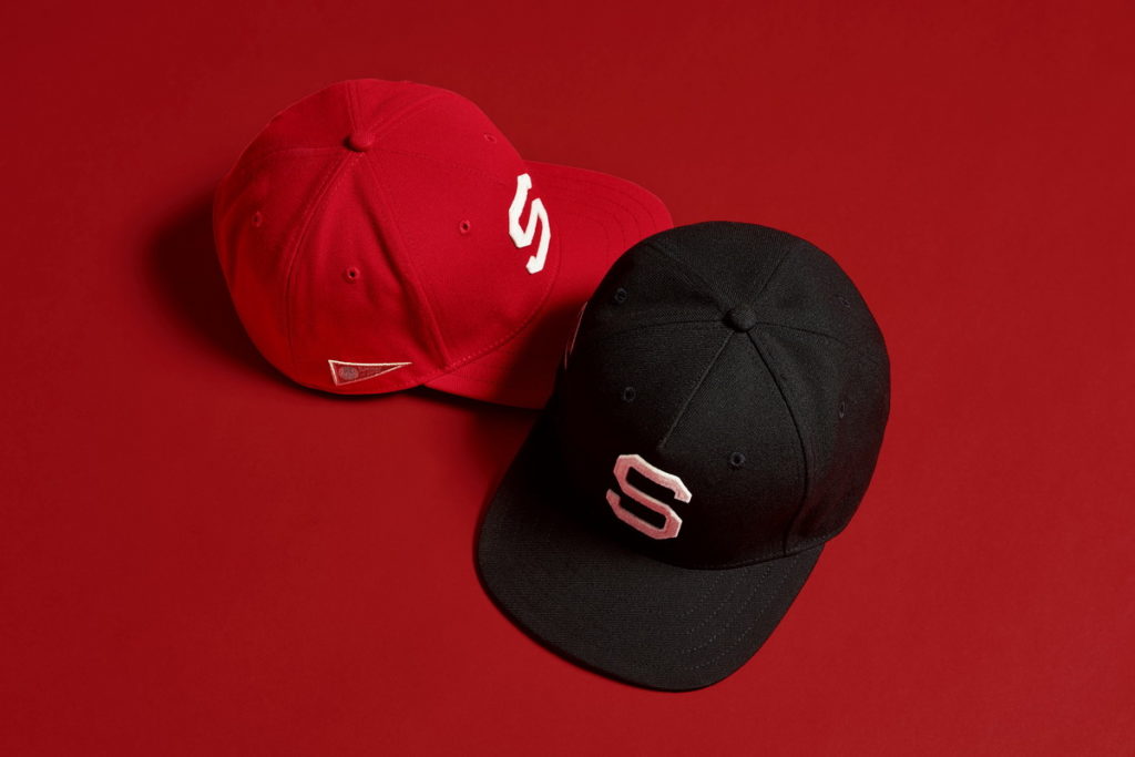 SUPERDRY推出喜氣洋洋的新春棒球帽,正中間刺有代表品牌名的S。