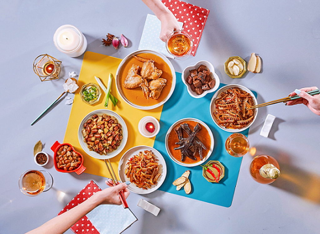 「笑禮藏飽」新年限量禮盒,一次吃到美味爆表氣嚕嚕及笑嚕嚕三款新口味,爽爆味蕾還能換上滿足微笑