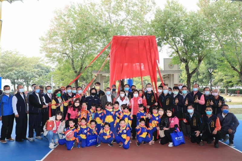 中市首座三和公園光電籃球場啟用