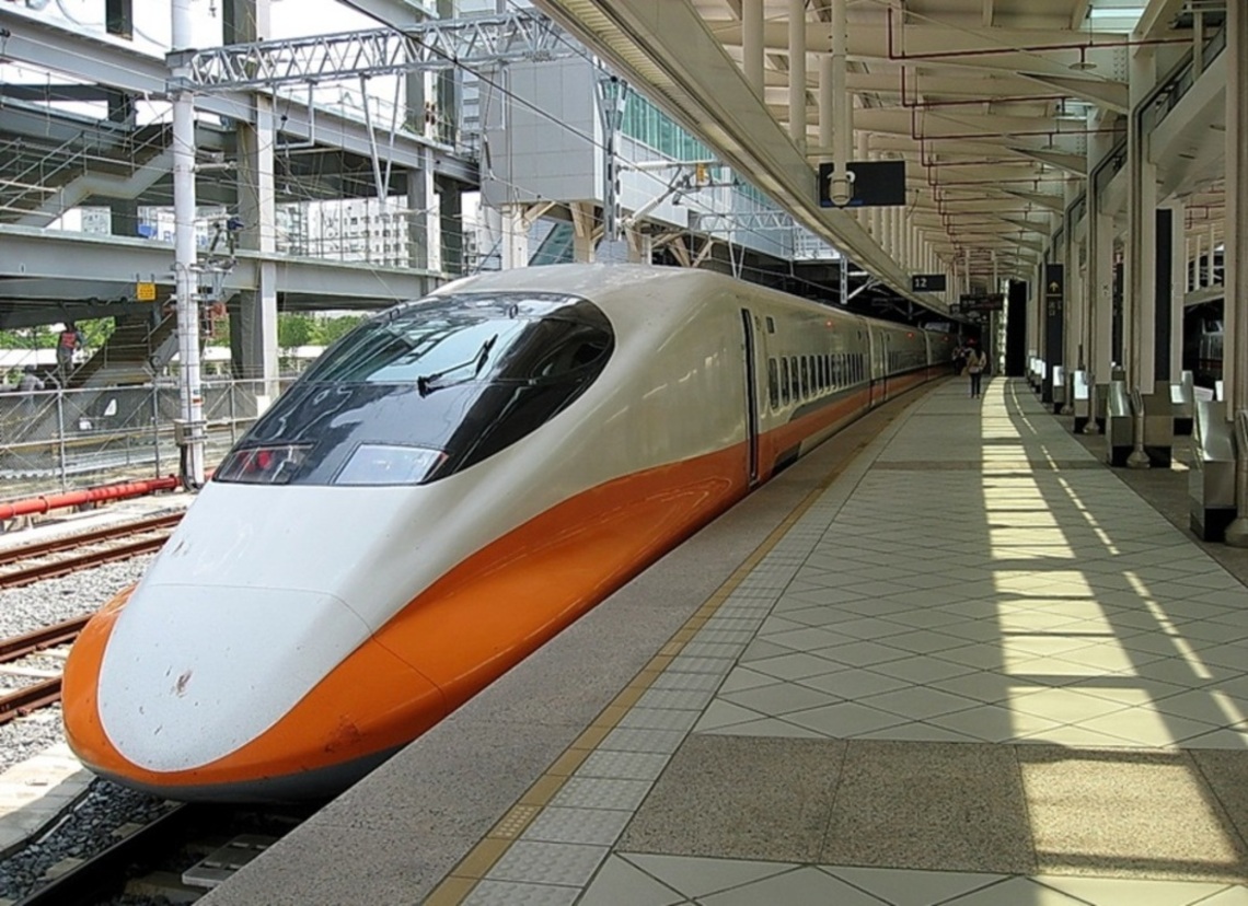 2022「台灣燈會」在高雄 高鐵加開班次 精選29家在地優質飯店 加購高鐵車票最低7折起!