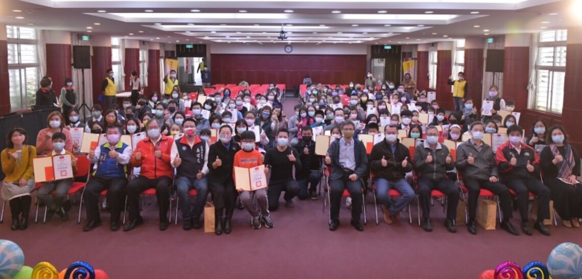 第十五屆聯合盃全國作文大賽頒獎   全縣210位國小、國高中職學生獲獎  徐榛蔚期勉同為花蓮文學與藝術扎根
