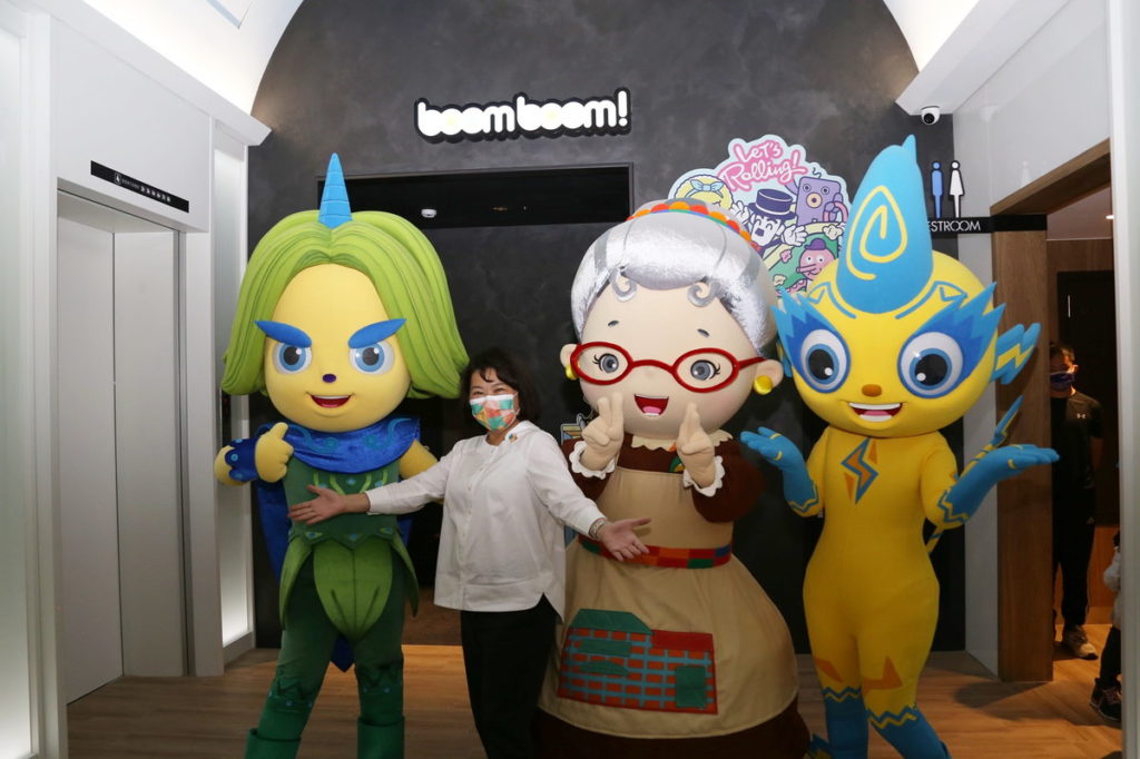 黃敏惠市長與水果奶奶合照