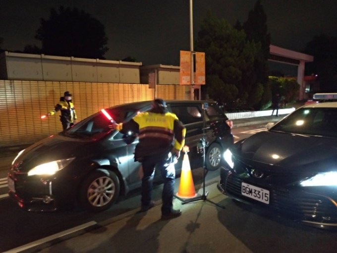 128628-1 桃園市政府警察局為防堵民眾冬季尾牙高峰期間酒後駕車,1/8至1/21擴大執行冬季加強防制酒後駕車工作。圖:讀者提供