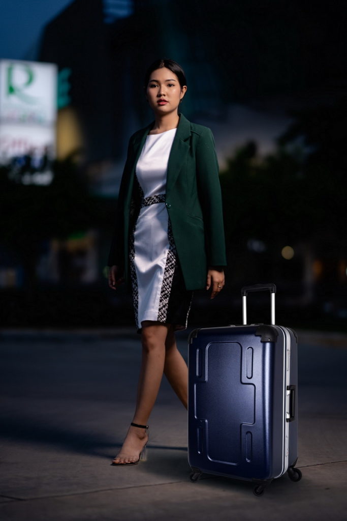 【形象圖】俐落自信女強人旅途必備