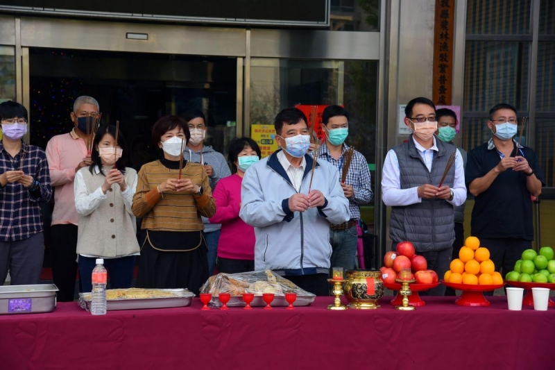 南投縣府年終尾牙祭拜 祈求國泰民安縣政順利