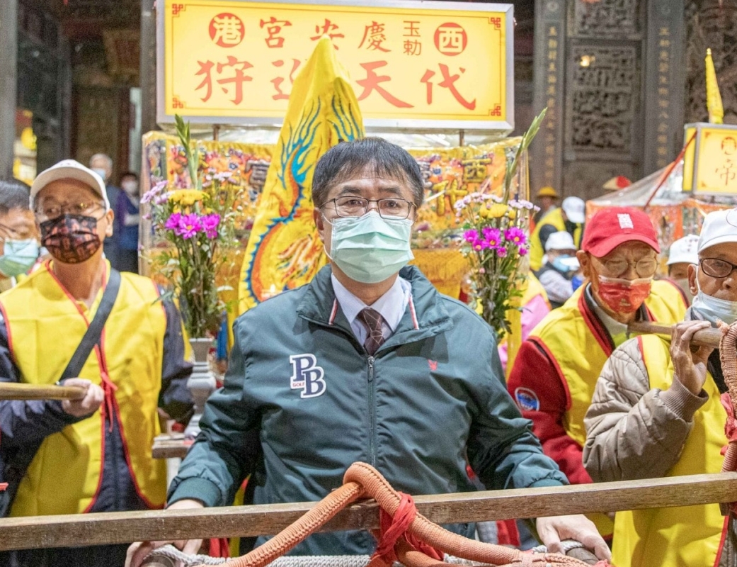 線民疑雲?民進黨中央表態 支持黃偉哲主動還原當年情形 62 線民疑雲?民進黨中央表態 支持黃偉哲主動還原當年情形
