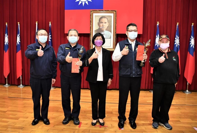 彰警獲國家警光獎團體獎及個人獎又破案 縣長頒獎增榮耀