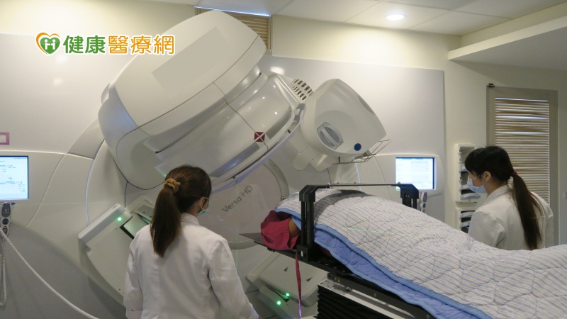 嗜酒男頸部腫塊不理　一個月後確診下咽癌4期