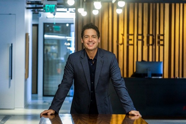 JERDE聘任Peter Priebe為公司行政總裁及升任金聖采為董事會主席