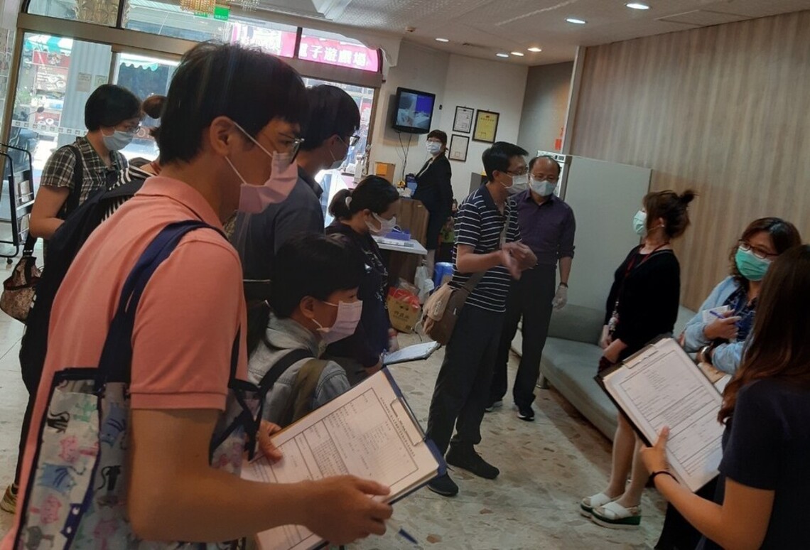 台南實施計程車配送移工購物防疫