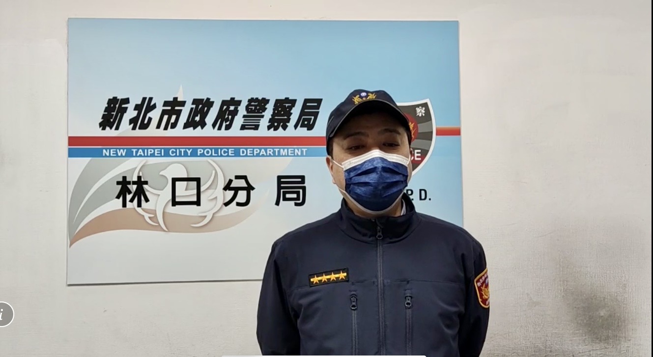 圖片說明:林口分局泰山所副所長林慧達說明案情。(記者趙靜姸翻攝)