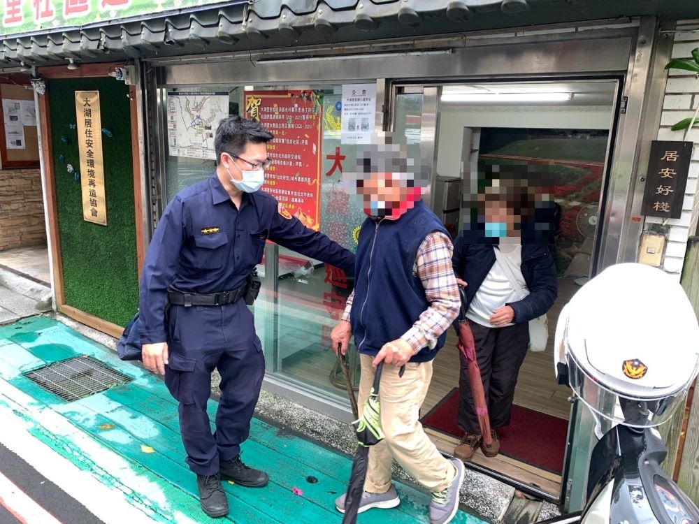 員警熱心協助找回迷途老翁