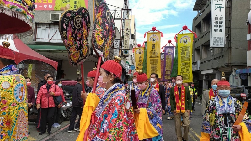 新春祈安植福法會 彰化市元清觀擺出百萬神明壽宴桌