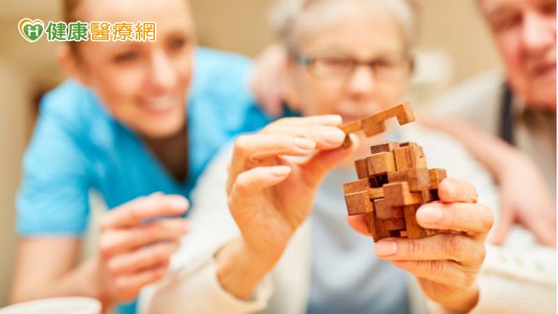 家有失智者如何過好年？　專家提「春節叮嚀」