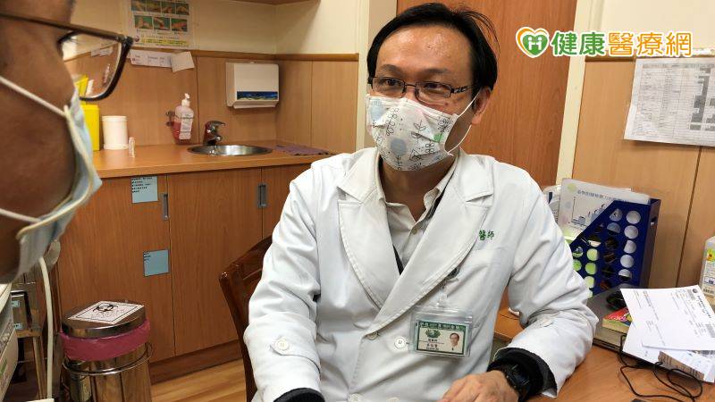 避免坐出身體疼痛 醫授「三個九十度」減輕腰負擔