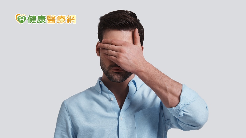長期菸酒左眼突中風失明　高壓氧神救援恢復視力