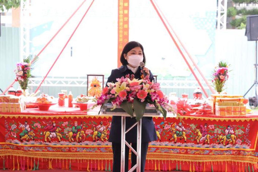 張縣長希望豐安國小重建後,良好的教學環境及安全的建築物,能讓孩子們安心求學,為