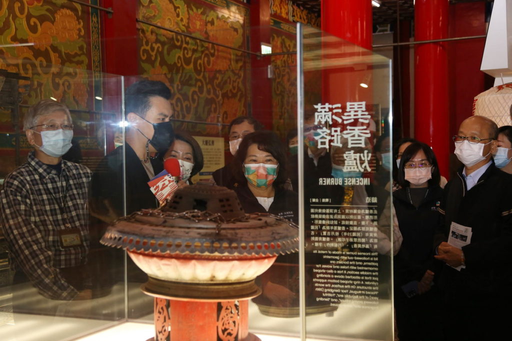 黃敏惠市長率市府主管參觀「城美館」
