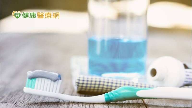 牙膏v.s.漱口水怎麼挑? 食藥署列注意細節