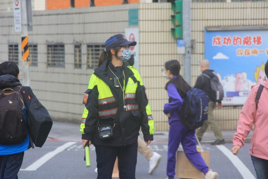 內湖警執行護童勤務情形