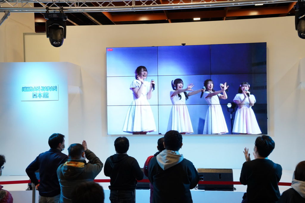 ICHIBAN JAPAN日本館舞台的周末高潮是少女偶像直播演出