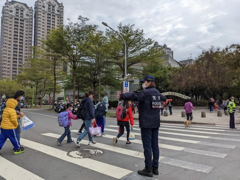 快樂迎開學日 高市警守護學童安全不間斷