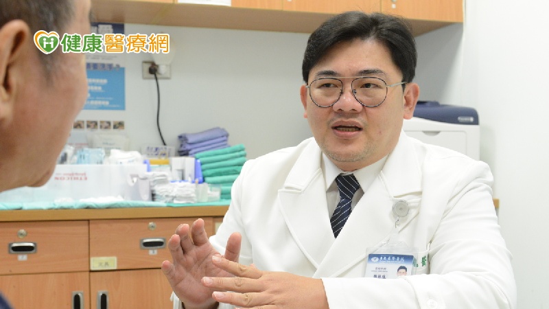 49歲男嗜吃檳菸酒罹唇癌　腫瘤占據四分之一顏面