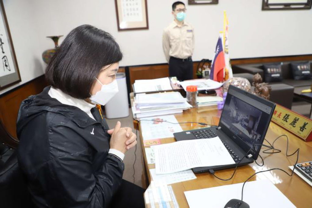 給孩子一個永遠的家─張縣長監護兒出養 因疫情採視訊道別與祝福