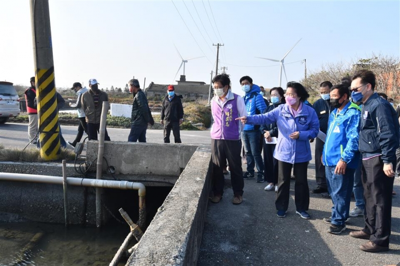 斥資3324萬改善 王惠美視察二林芳苑5道路老舊龜裂及1積水路段