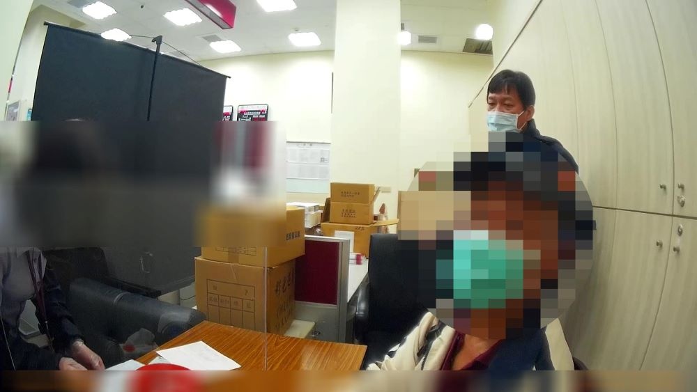 員警苦口婆心勸阻,成功攔阻民眾匯款