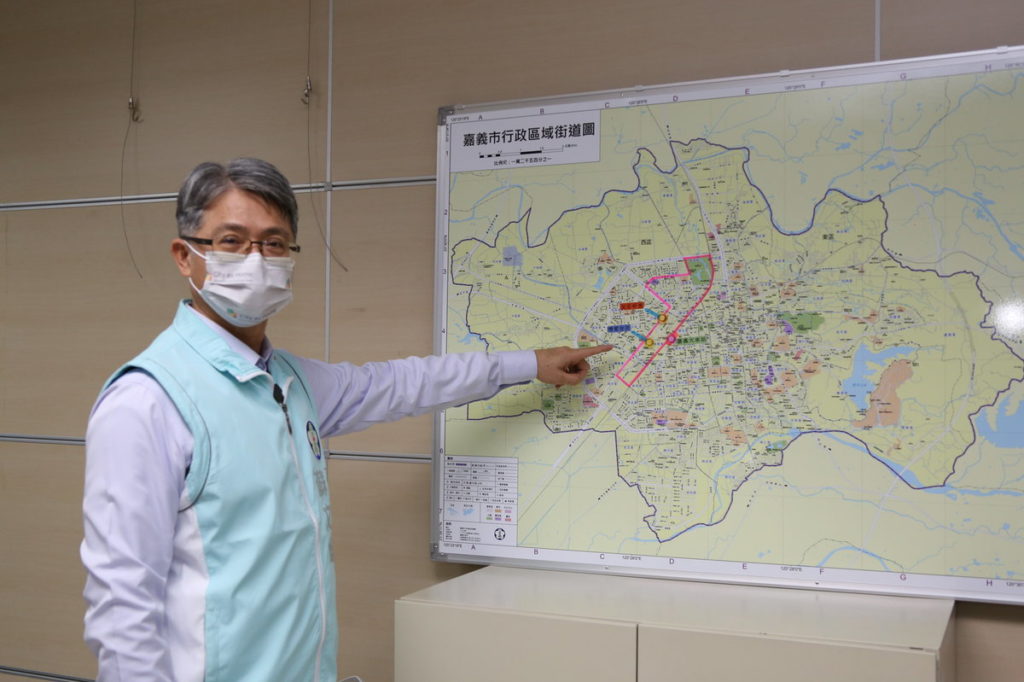 工務處長蘇文崎解說「嘉義市污水系統第一期-分支管網及用戶接管第8、9標工程」