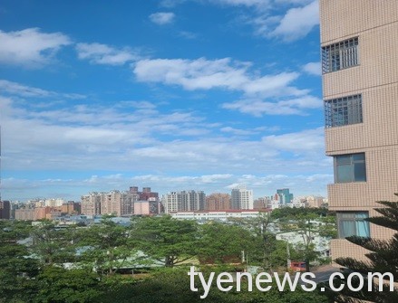 確診個案醫院孤單過節 護理員台版生日歌溫暖陪伴 13 1 窗外