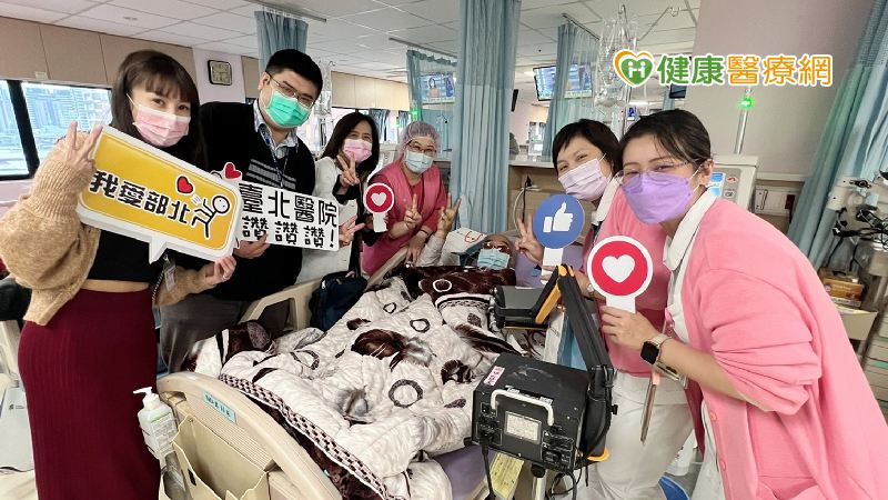 臺北醫院醫護快閃傳愛 疫情間送暖